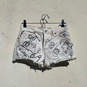 Levi’s white denim cut off jean shorts 25” waist